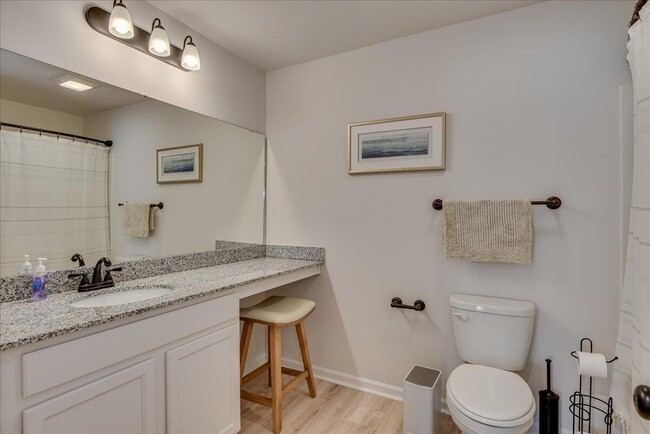 Building Photo - 6233 High Top Ln