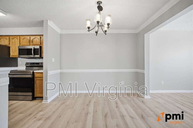 Building Photo - 417 Adkins Arch