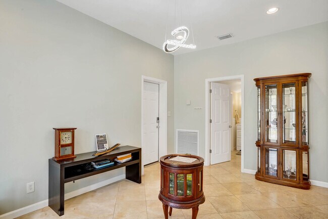 Building Photo - 1826 58th St S