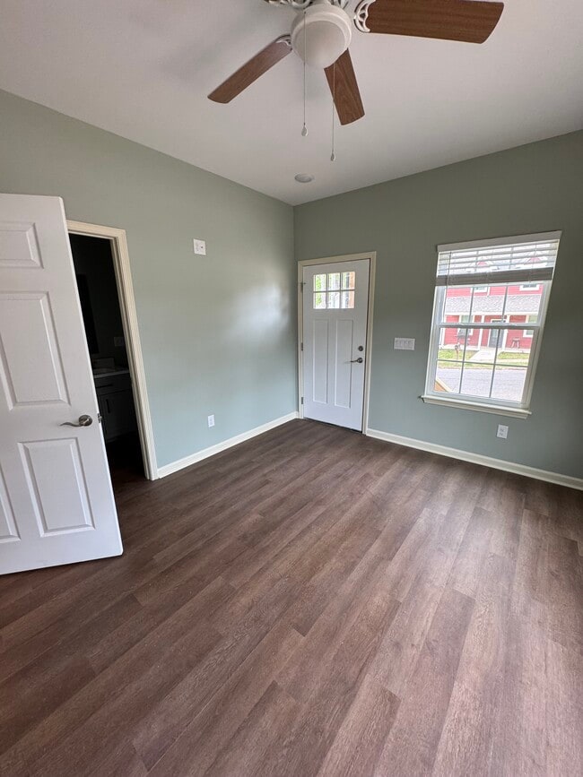 Building Photo - 260 Cedar St