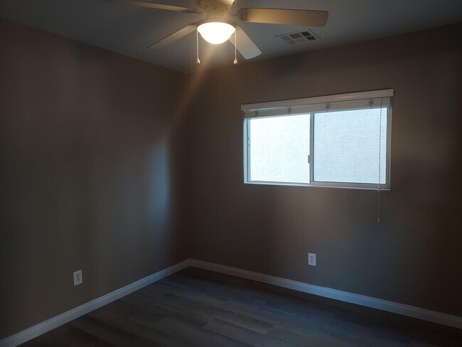 Building Photo - 9564 Fresh Crown Ct