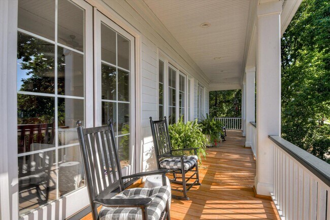 Building Photo - 501 John Fox's Run