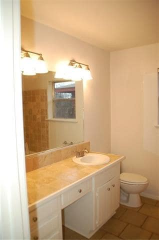Building Photo - 1133 Valley View Dr