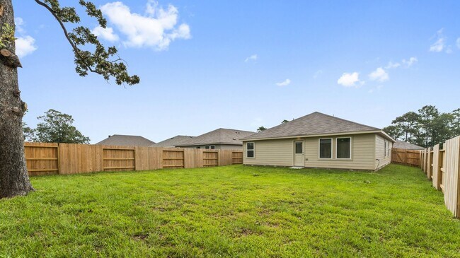 Building Photo - 468 Shoreview Dr