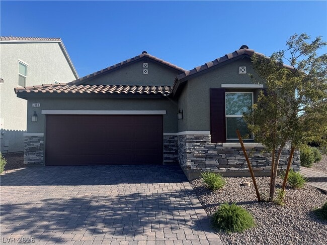 Building Photo - 7490 Lush Oasis Ave.