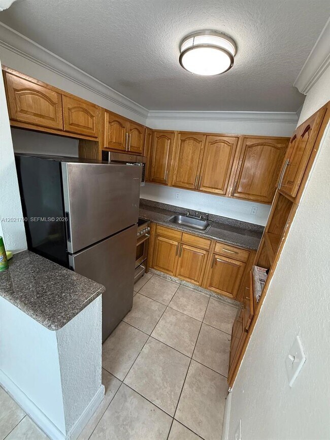 Building Photo - 3901 SW 109th Ave
