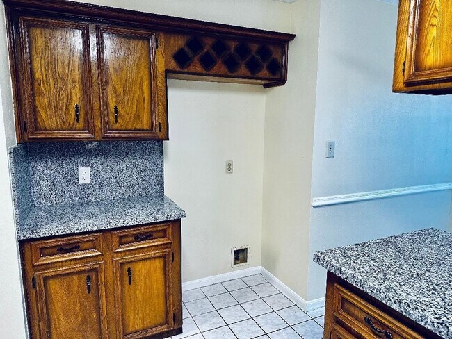 Building Photo - 12726 Stillington Dr