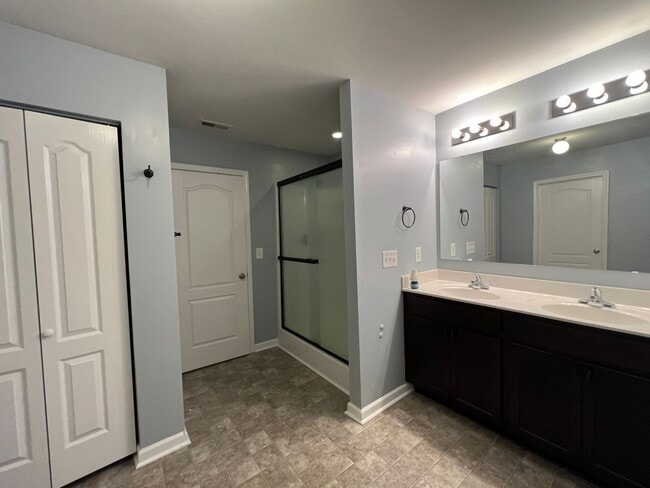 Building Photo - Beautiful 4 Bed, 2.5 Bath Home in Lillington