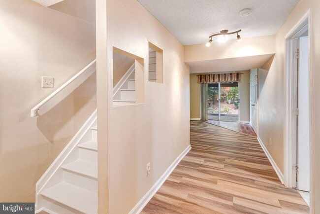 Building Photo - 15385 Bevanwood Dr