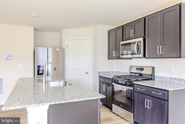 Building Photo - 110 Charing Cross Dr