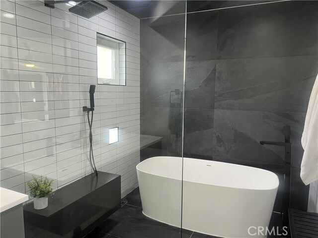 Building Photo - 610 9th St