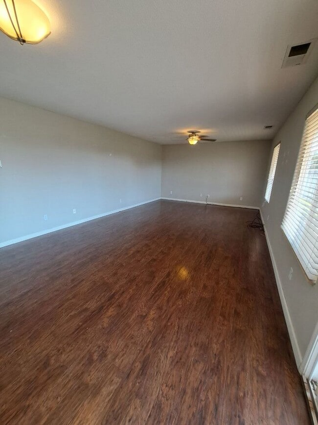 Building Photo - Beautiful 4 Bedroom House Ready To Call Home!