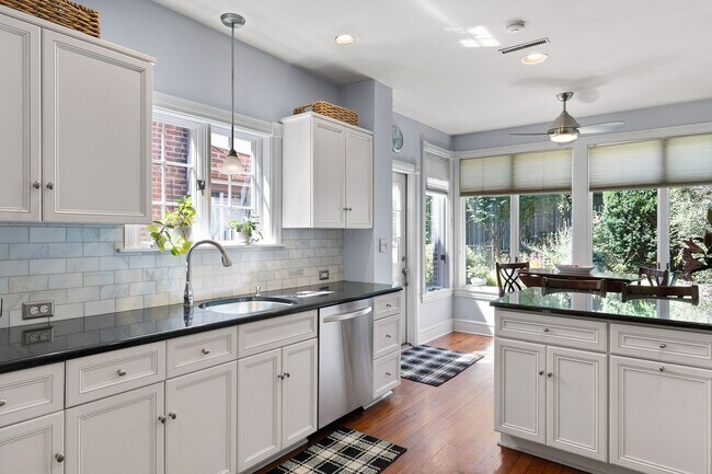 Building Photo - Beautiful townhome with Brandywine River views