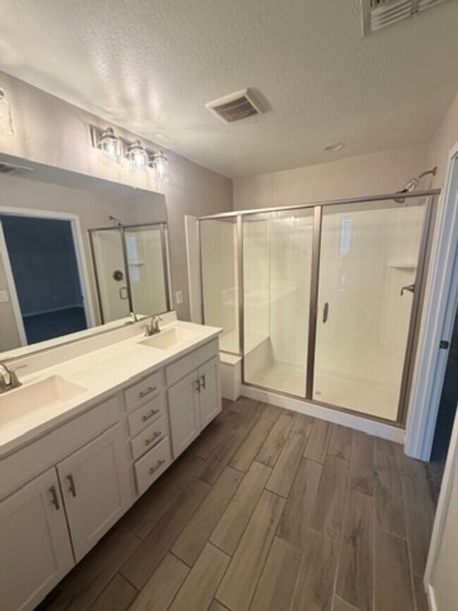 Building Photo - Newer home in Tempe!! 3 bedrooms & 2.5 baths with 2-car garage. Loaded with upgrades!