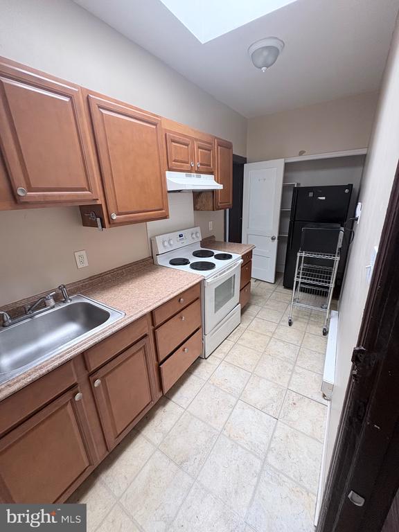 Building Photo - 79 N Evans St