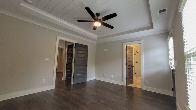 Building Photo - Single Bedroom Charmer