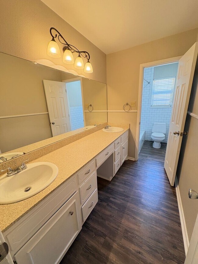 Building Photo - 4 Bed 2 Bath Remodeled Home in Miller Elementary Zone with Solar Panels