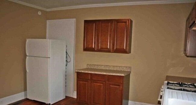 Building Photo - 1 Bedroom/1 Bathroom Unit off Macon Highway