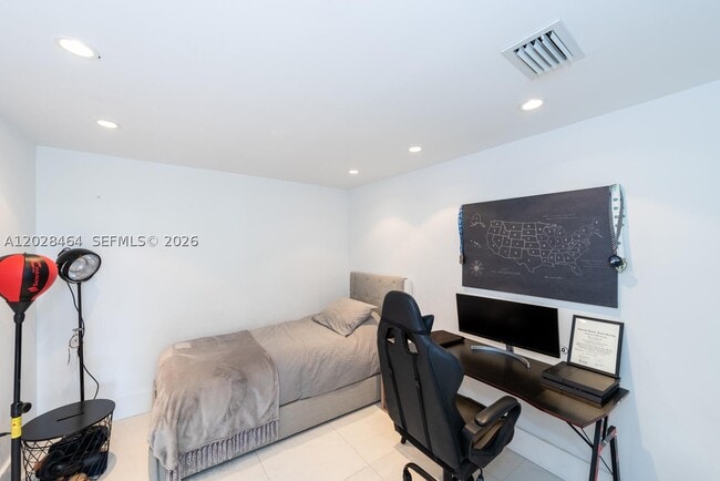 Building Photo - 781 Crandon Blvd