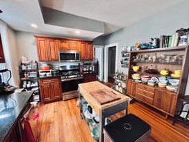 Building Photo - 835 Fellsway