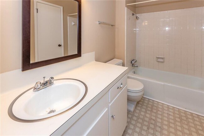 Building Photo - 2502 Trailside Dr