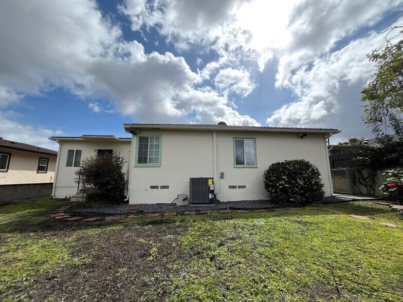 Building Photo - 5142 Brockbank Pl