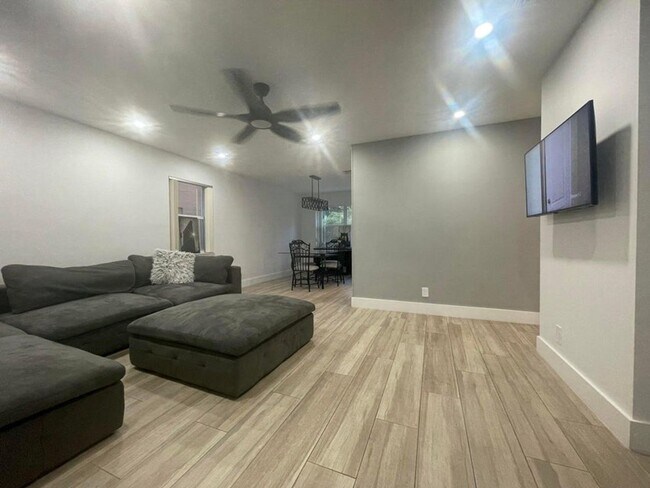 Building Photo - 4231 NW 1st Dr