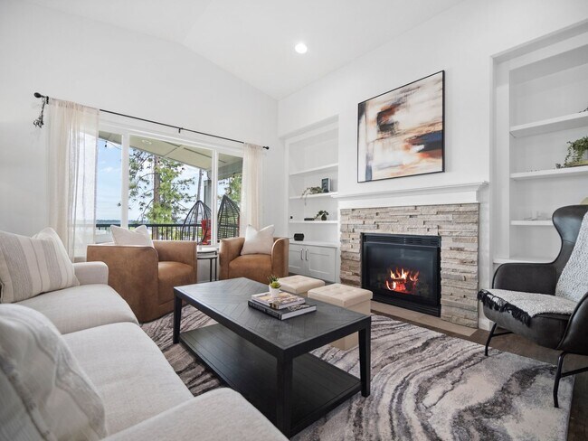 Building Photo - 4 bedroom Modern Home at Eagle Ridge Estates