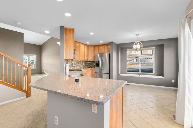 Building Photo - Gorgeous Home With Two Car Garage and Acce...