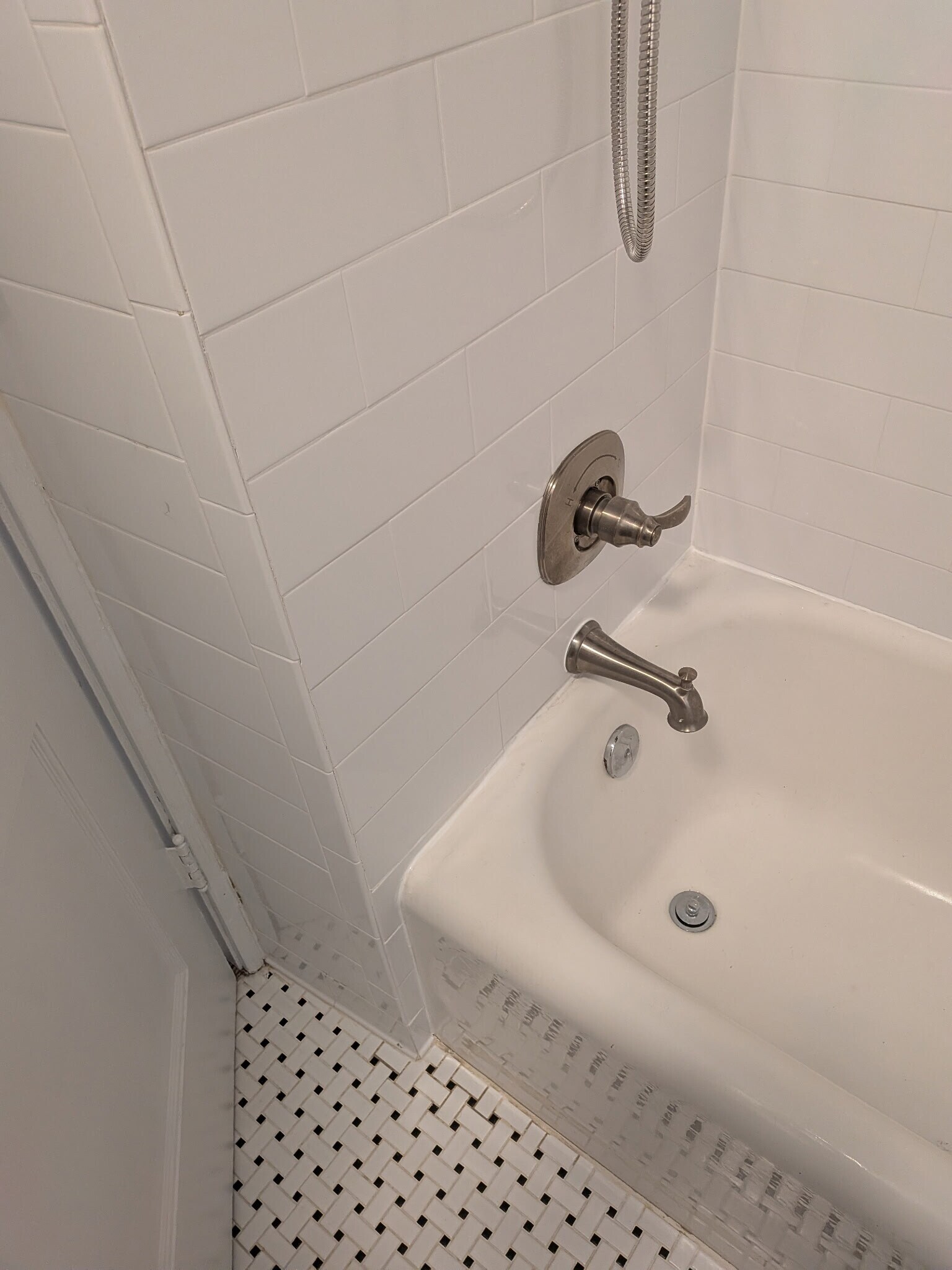 Building Photo - 3108 Indianola Ave