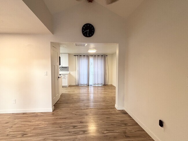 Building Photo - 11299 Woodhill Dr
