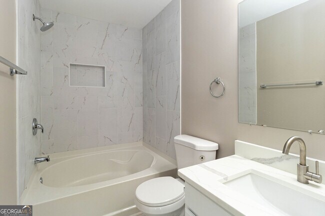 Building Photo - 745 Crestwell Cir