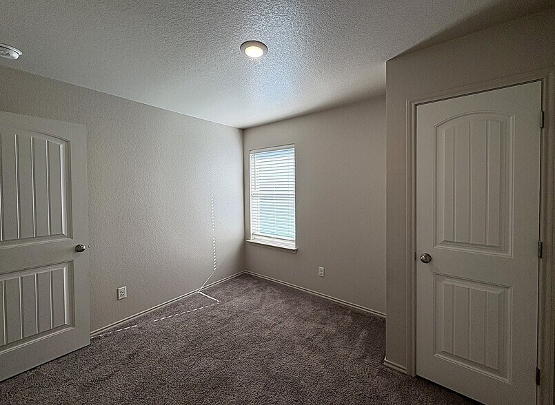 Building Photo - 2412 FM 1113