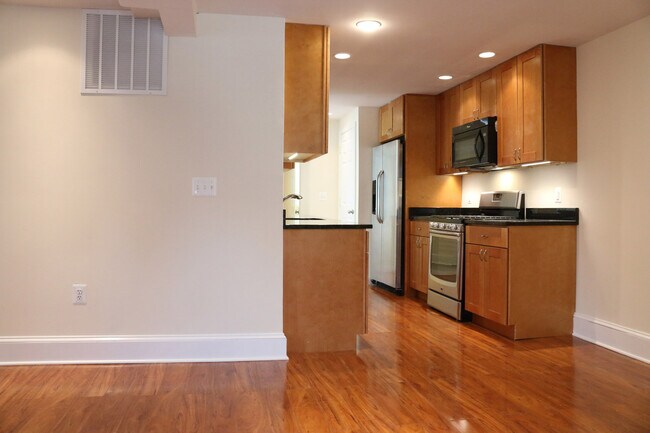 Kitchen - 1641 Irving St NW