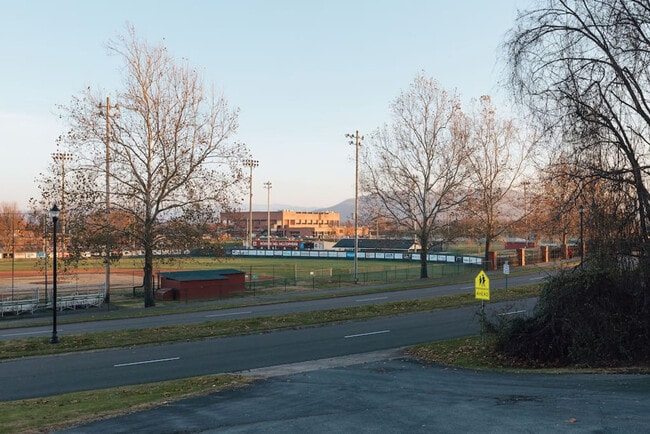 Building Photo - 722 Liberty Bell Blvd