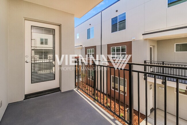 Building Photo - 7988 Quiet Knolls Dr