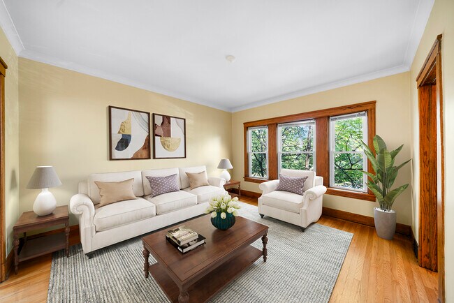 Building Photo - 5344 N Ashland Ave