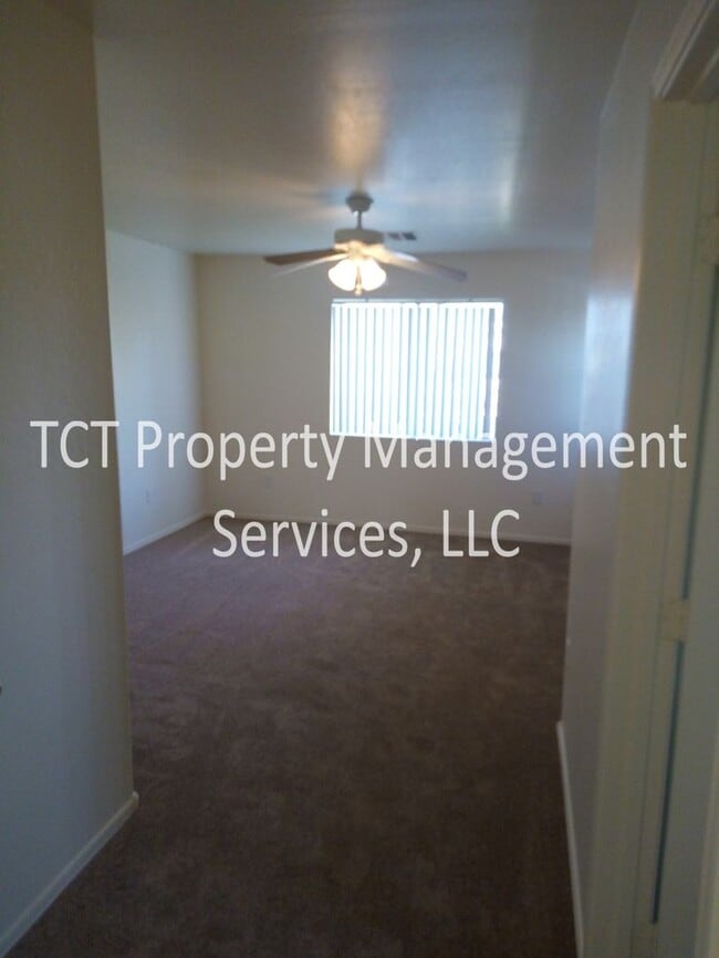 Building Photo - Beautiful Home in the Gardens