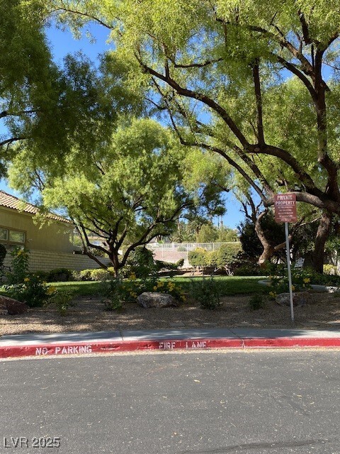 Building Photo - 107 Broken Rock Dr