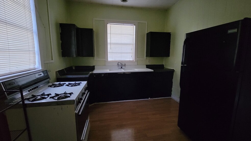 Building Photo - 428 W Wardville St