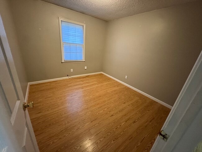 Building Photo - 133 Sterling Dr