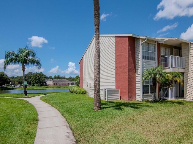 Building Photo - Updated Ground Floor 1BR - Move in Incentives Available