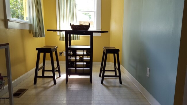 Building Photo - Beautiful 2 bedroom