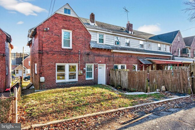 Building Photo - 1118 Sterling Ave