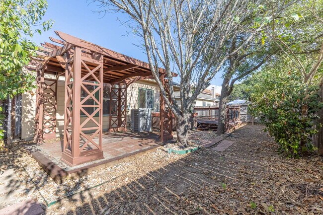 Building Photo - 25714 Presidio Alley