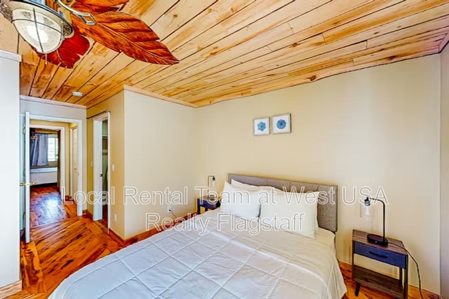 Building Photo - 1105 W Overland Pass Dr