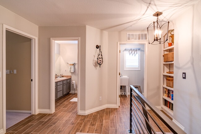 Building Photo - 5613 Bridlespur Ridge Pl