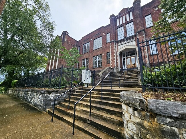 Building Photo - 1000 E M L King Blvd
