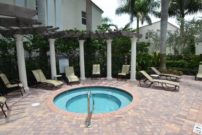 Building Photo - 4930 NW 15th Ave