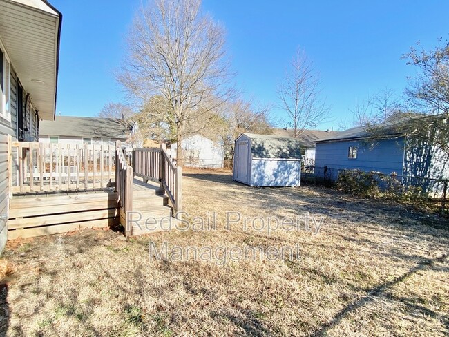 Building Photo - 76 Roxbury Terrace